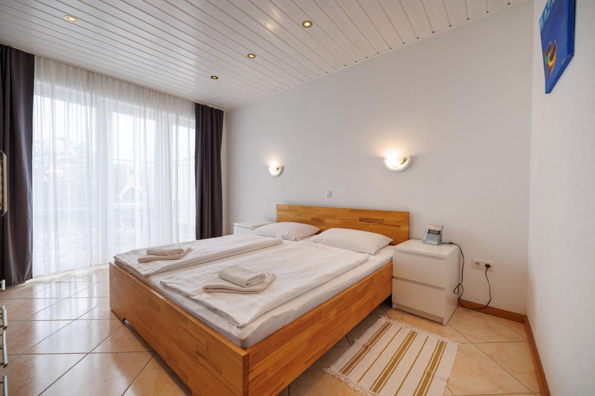 Guesthouse Halilagic Krk Town Bagian luar foto