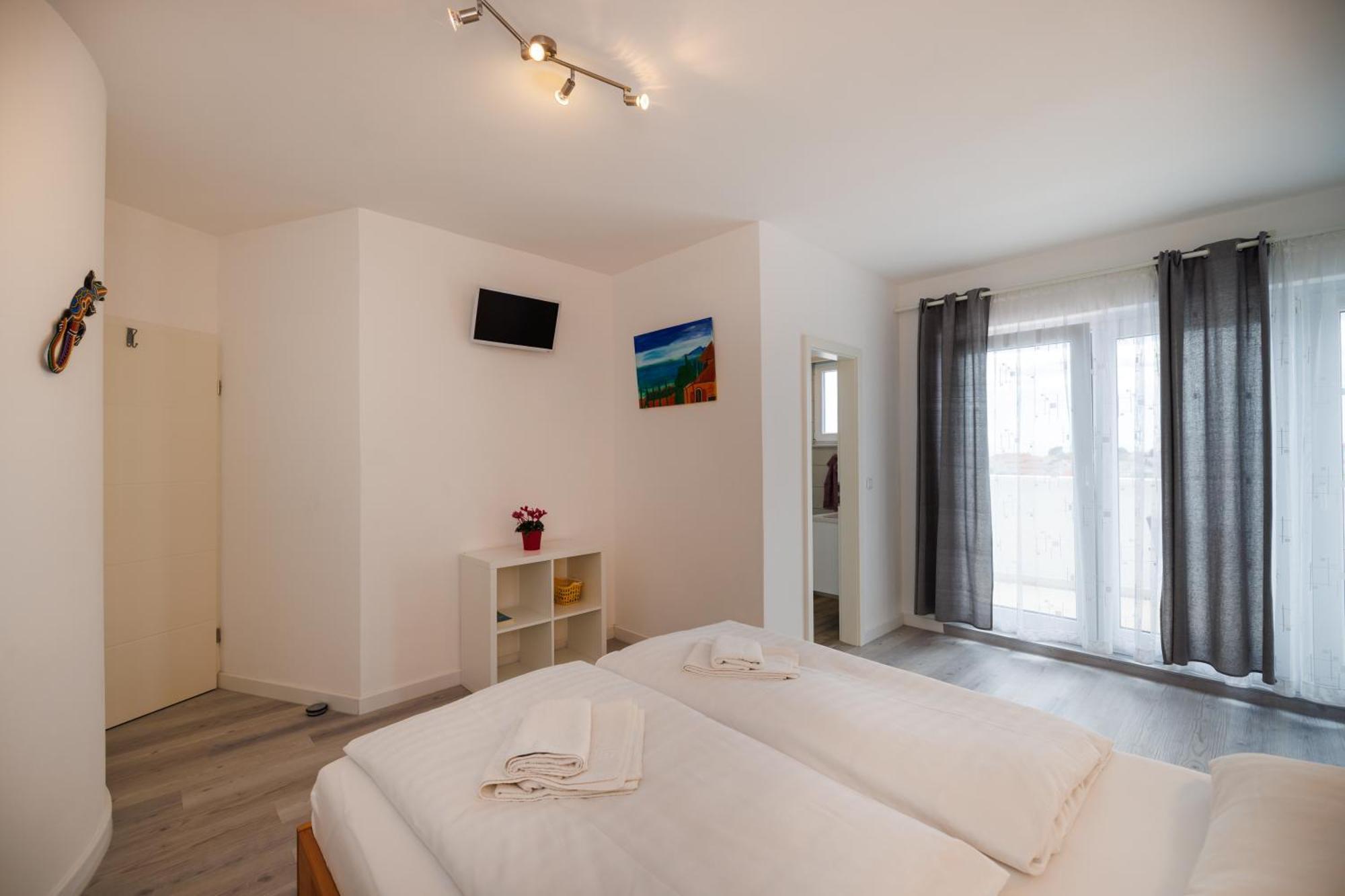 Guesthouse Halilagic Krk Town Bagian luar foto