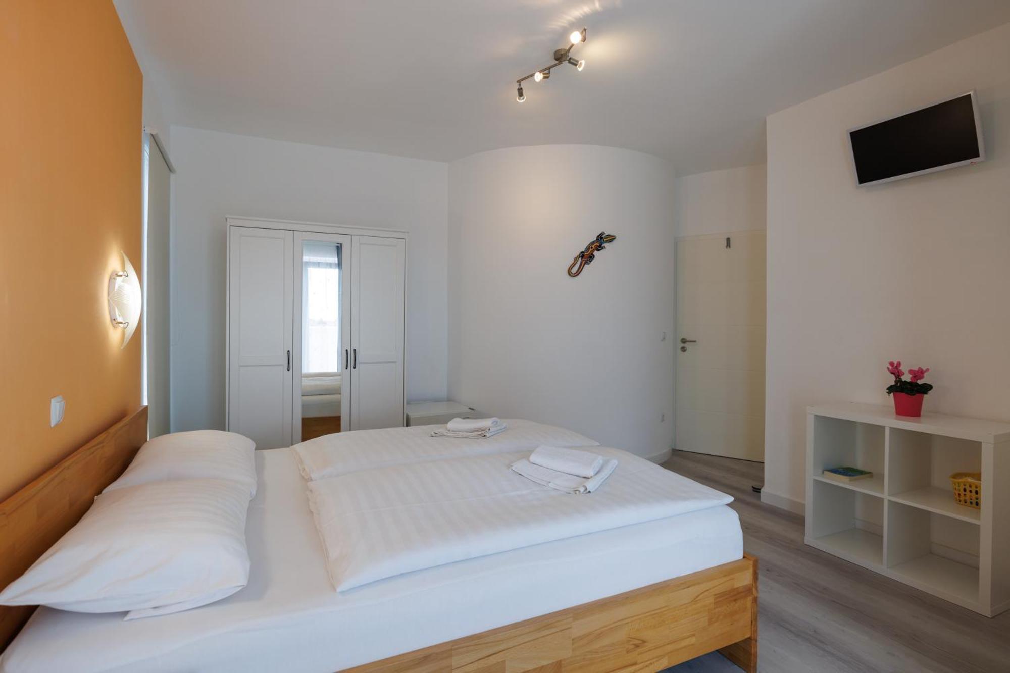 Guesthouse Halilagic Krk Town Bagian luar foto