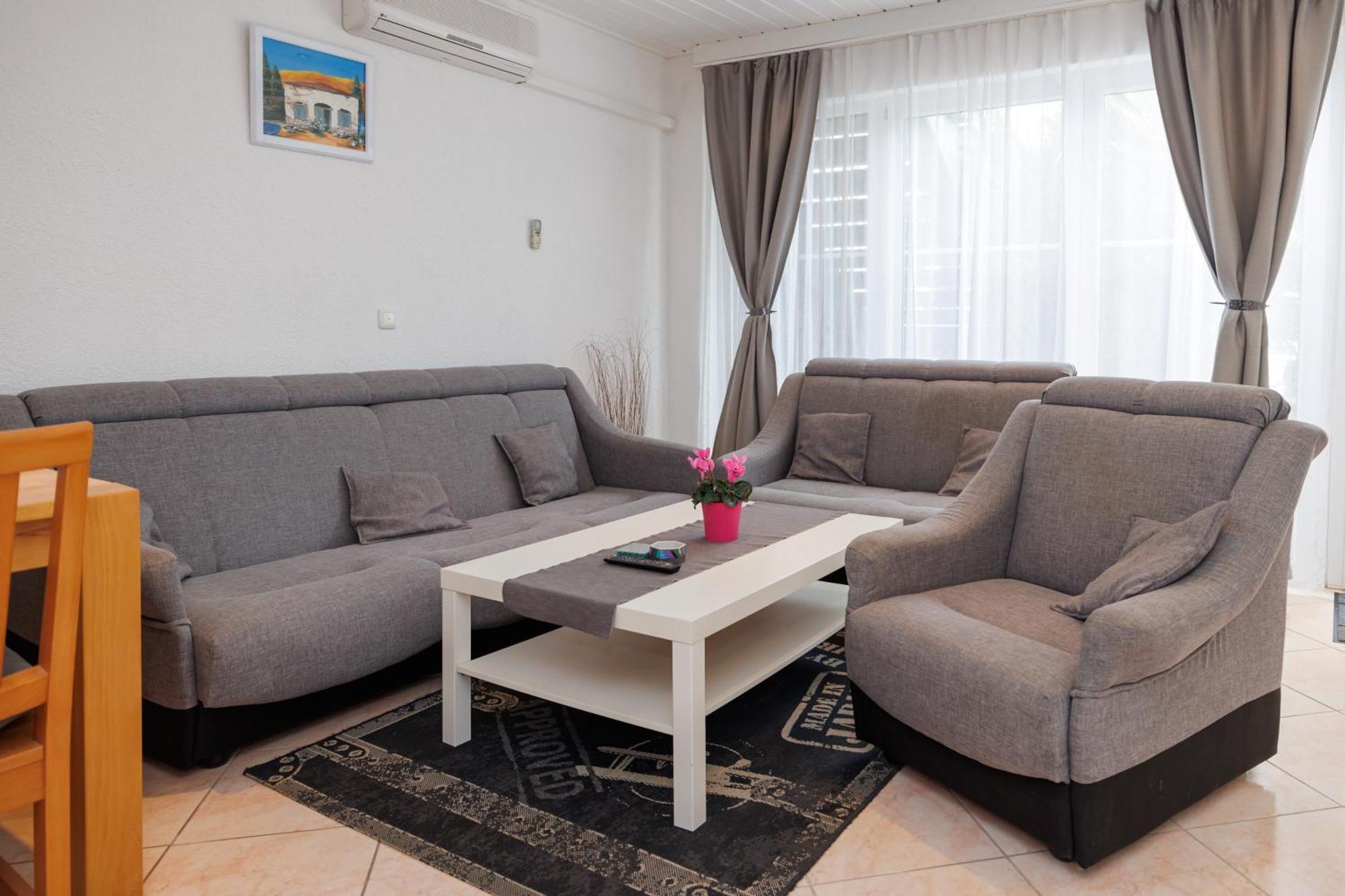 Guesthouse Halilagic Krk Town Bagian luar foto